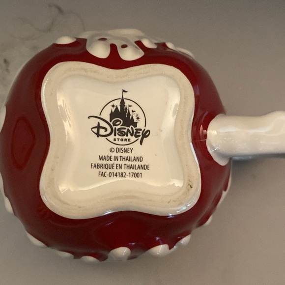 Disney Parks Snow White Evil Queen Poison Apple Skull Mug red & white - Picture 4 of 4
